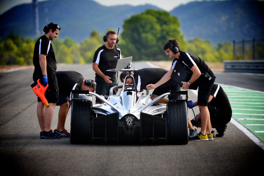 nissan-pronta-al-debutto-ufficiale-formula-e