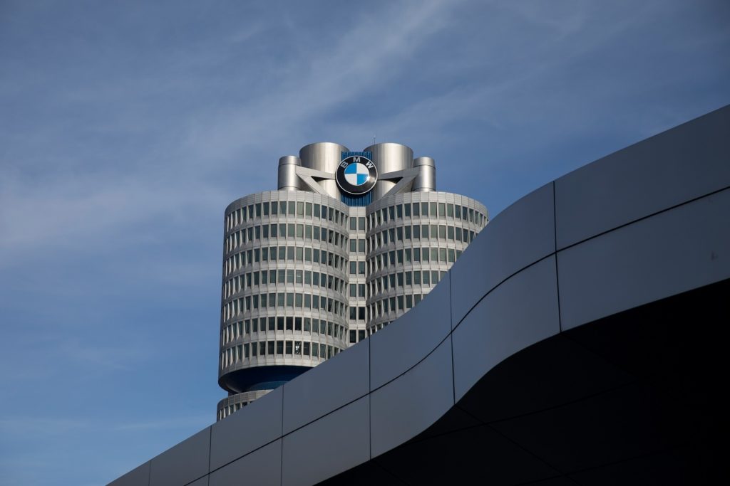 bmw-si-concentra-sulla-mobilita-del-futuro