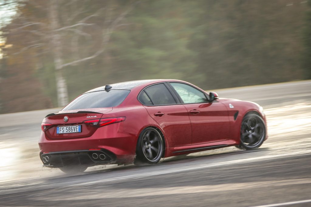 pirelli-e-alfa-scendono-pista-assieme-con-laccademia-di-guida