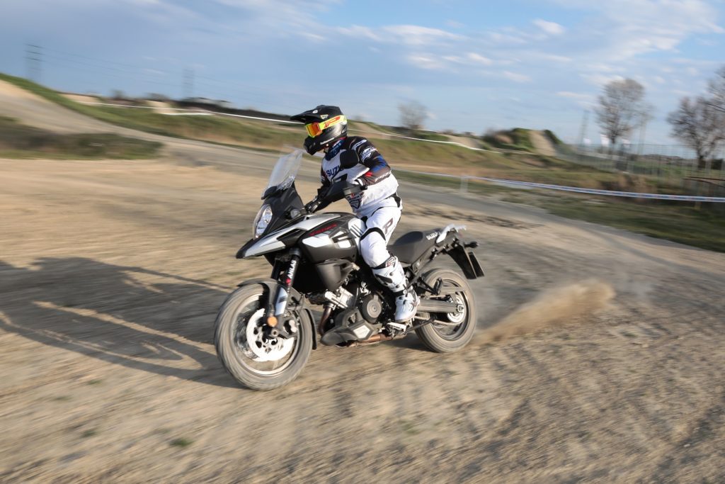 motorcycles-rockn-roll-grande-festa-suzuki-e-motul-il-10-novembre-da-ciapa-la-moto