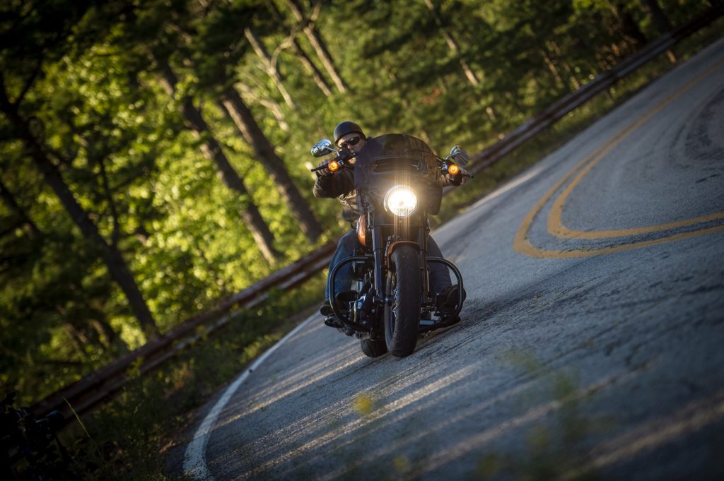 calendario-metzeler-2019-un-viaggio-lungo-12-mesi-nel-mondo-delle-custom-cruiser