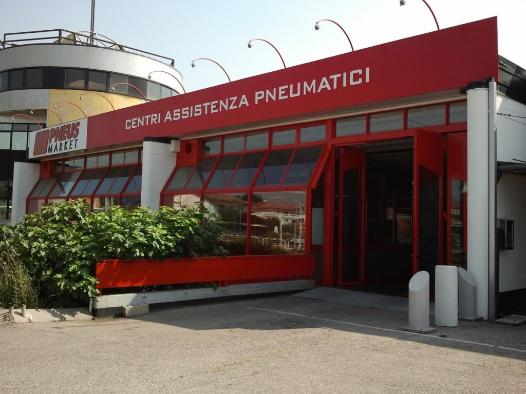pneusmarket-castelfranco-riapertura-record-dopo-lincendio-di-inizio-anno