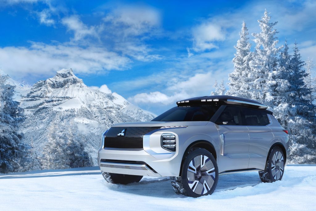 mitsubishi-motors-presenta-anteprima-mondiale-mitsubishi-engelberg-tourer-dal-2019-inizia-il-nuovo-servizio-dendo-drive-house