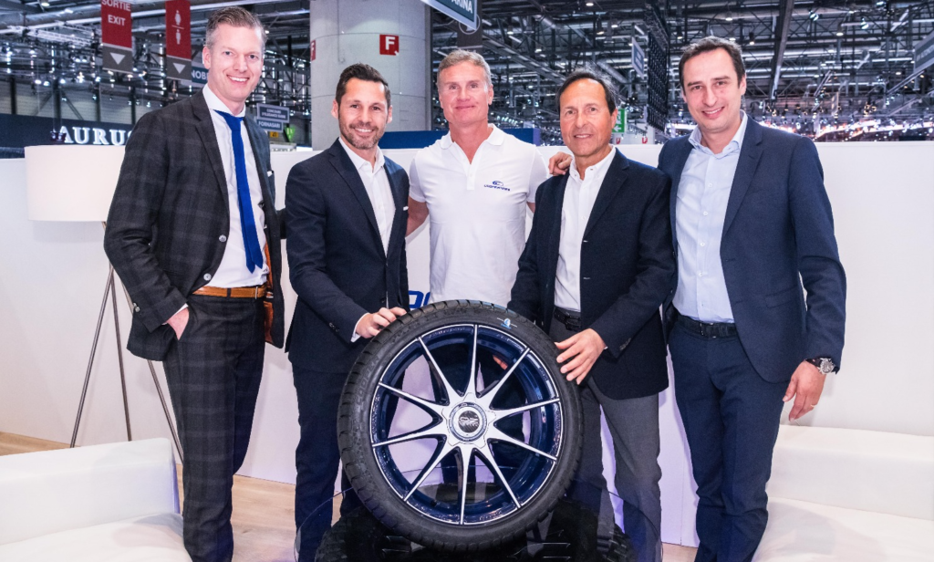 oz-fornitore-unico-della-formula-e-celebra-la-special-edition-dedicata-coulthard