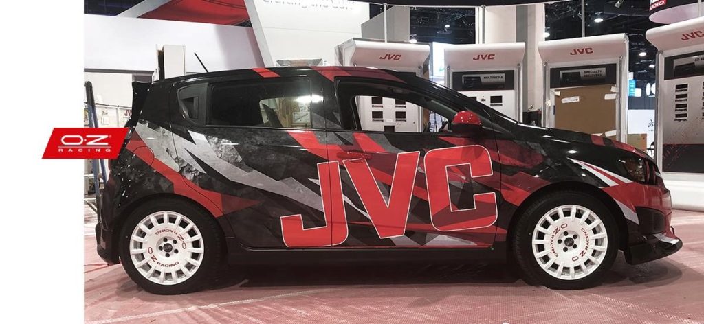 oz-entra-nella-nuova-dimensione-dellauto-insieme-jvc-kenwood