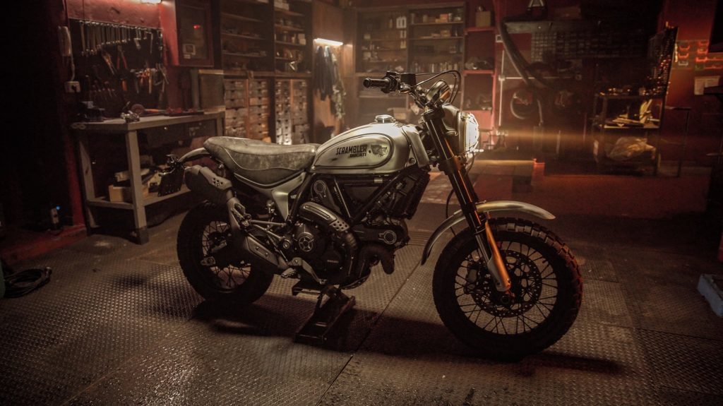 uno-scrambler-ducati-desert-sled-customizzato-palio-per-giocatori-di-days-gone