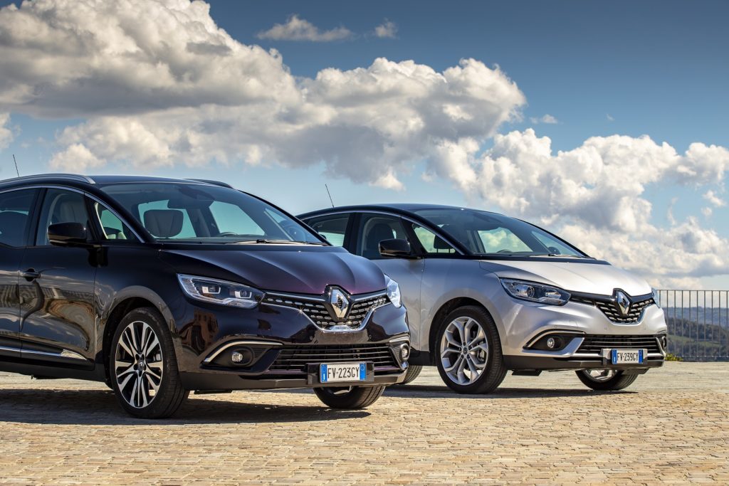 la-gamma-motori-di-scenic-si-completa-allinsegna-dellinnovazione-con-larrivo-del-motore-1-7-blue-dci-fino-150-cv