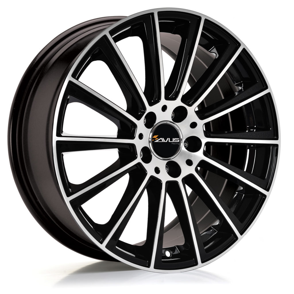 ac-m07-il-nuovo-cerchio-avus-racing-dedicato-alle-auto-mercedes