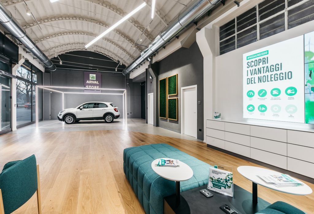 nasce-arval-store-il-negozio-dove-lauto-non-la-compri-ma-la-noleggi-a-lungo-termine