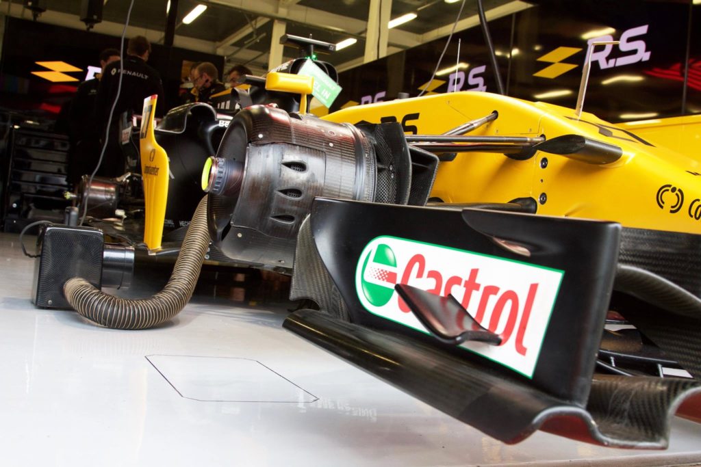 castrol-accelera-verso-il-futuro-con-il-lancio-del-nuovo-castrol-power1