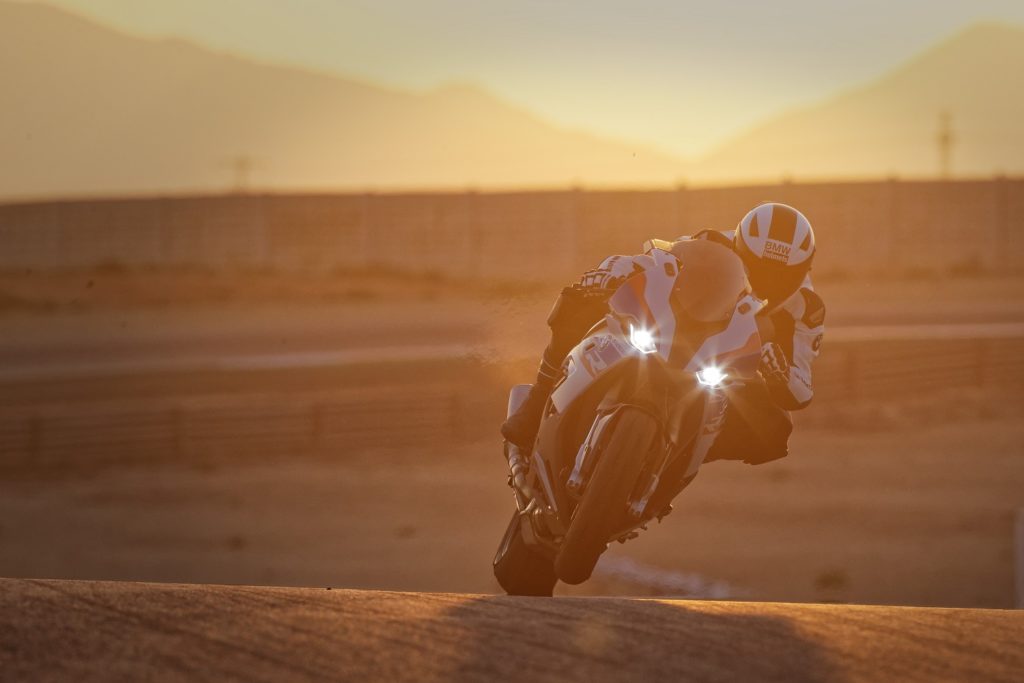sabato-1-giugno-la-nuova-s-1000-rr-in-tutte-le-concessionarie-bmw-motorrad