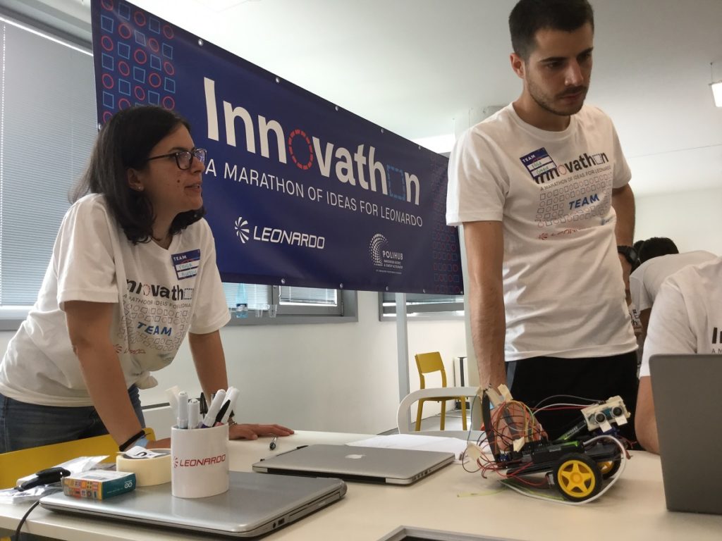 innovathon-leonardo-e-polihub-mettono-pista-giovani-talenti-attraverso-la-guida-autonoma