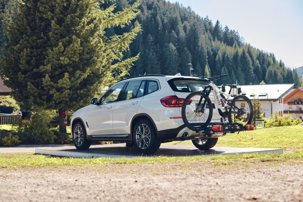 la-bmw-x3-special-edition-collaborazione-con-specialized-presentata-anteprima-durante-il-bmw-hero-bike-festival