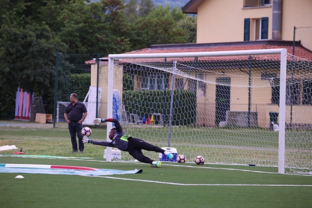 sport-e-ambiente-giovani-portieri-sul-campo-gomma-riciclata-dellatalanta