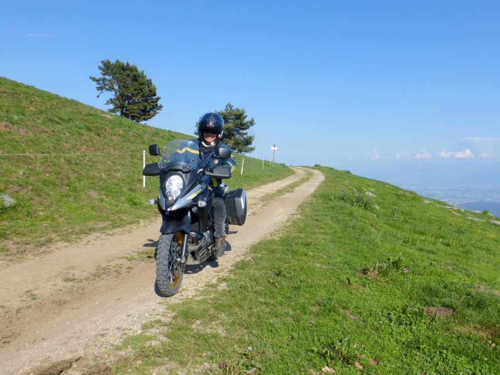 suzuki-e-passione-avventura-insieme-per-fantastici-viaggi-in-moto-riservati-ai-clienti-di-hamamatsu