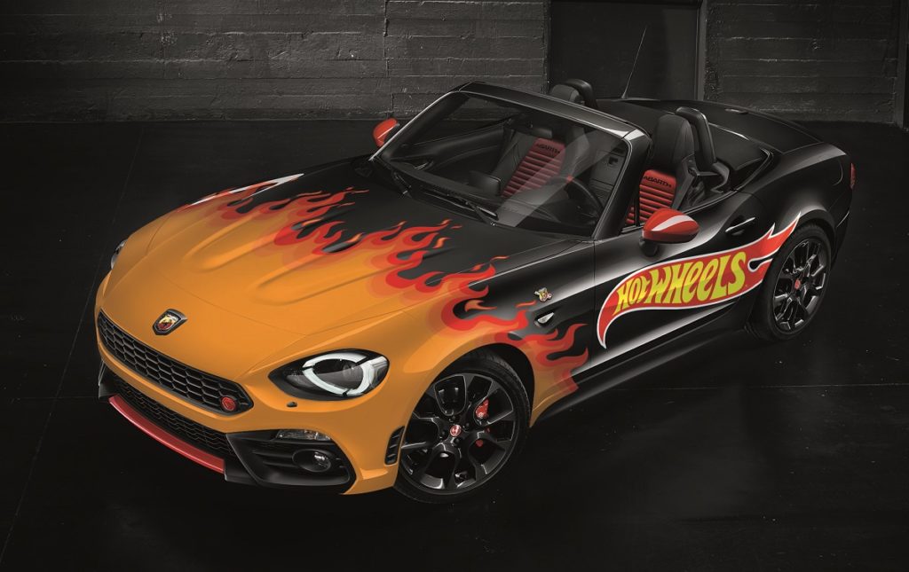 hot-wheels-abarth-arriva-al-primo-drive-di-milano