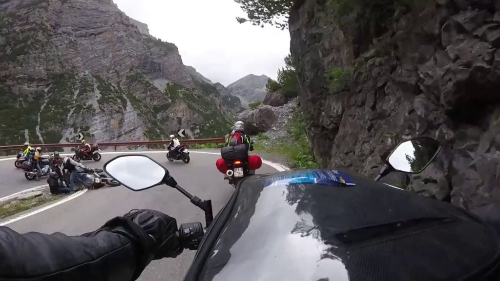 troppi-incidenti-moto-arrivo-60-km-h-sui-passi-dolomitici