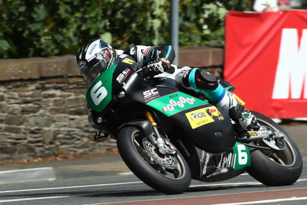 metzeler-vince-il-dunlop-senior-tt-2019-con-dean-harrison