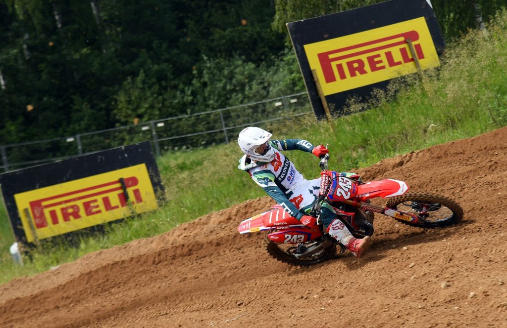 motocross-tim-gajser-vince-e-prova-a-scappare-in-campionato