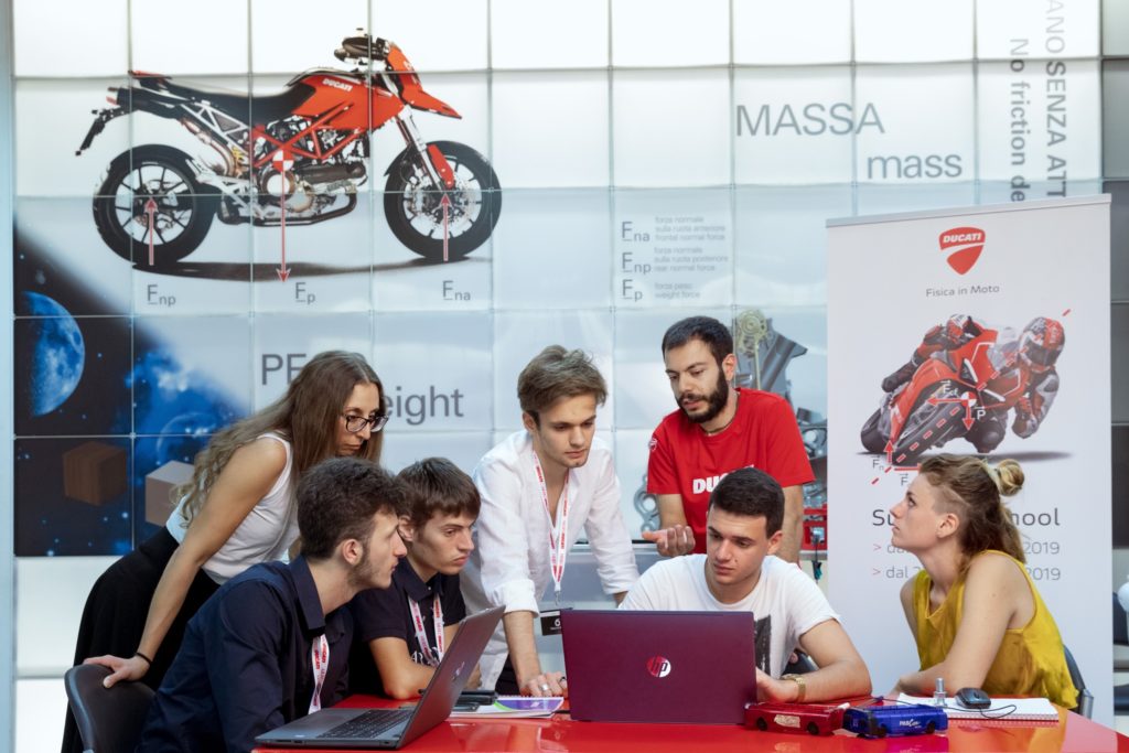doppia-edizione-summer-school-fisica-moto-fondazione-ducati