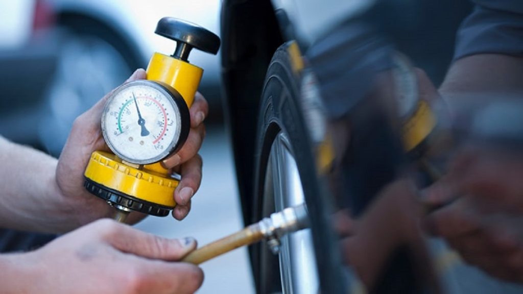 come-dove-e-quando-controllare-la-pressione-delle-gomme