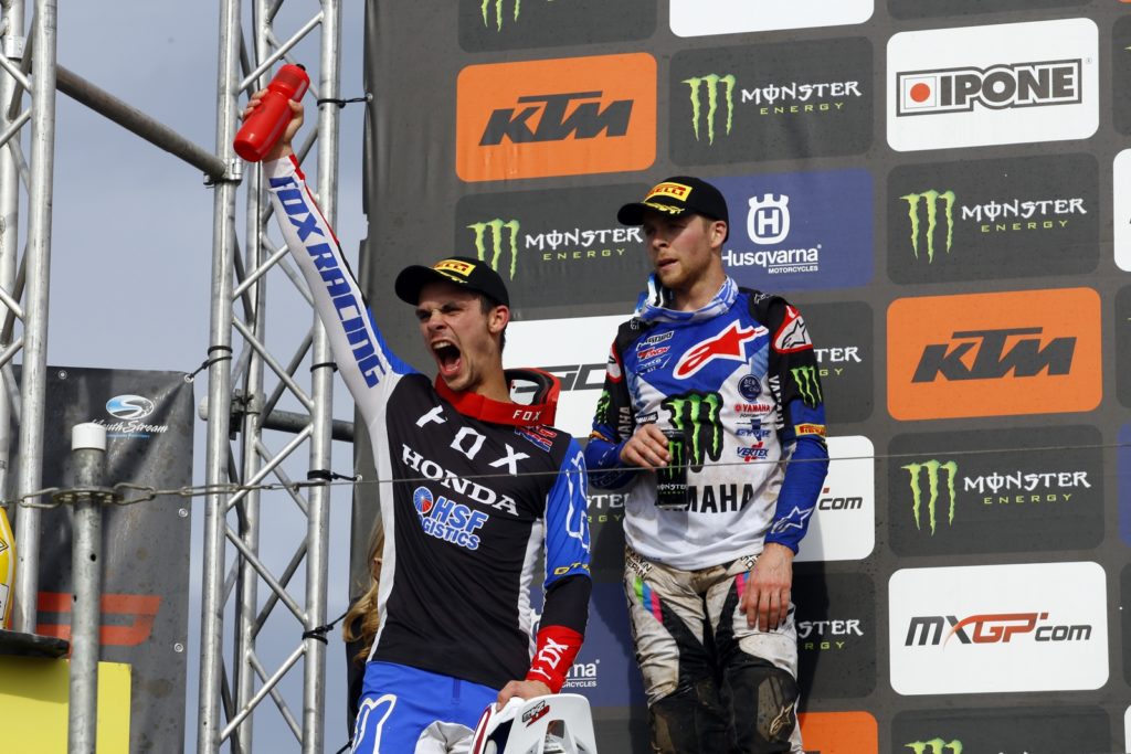 motocross-pirelli-campione-del-mondo-entrambe-le-classi