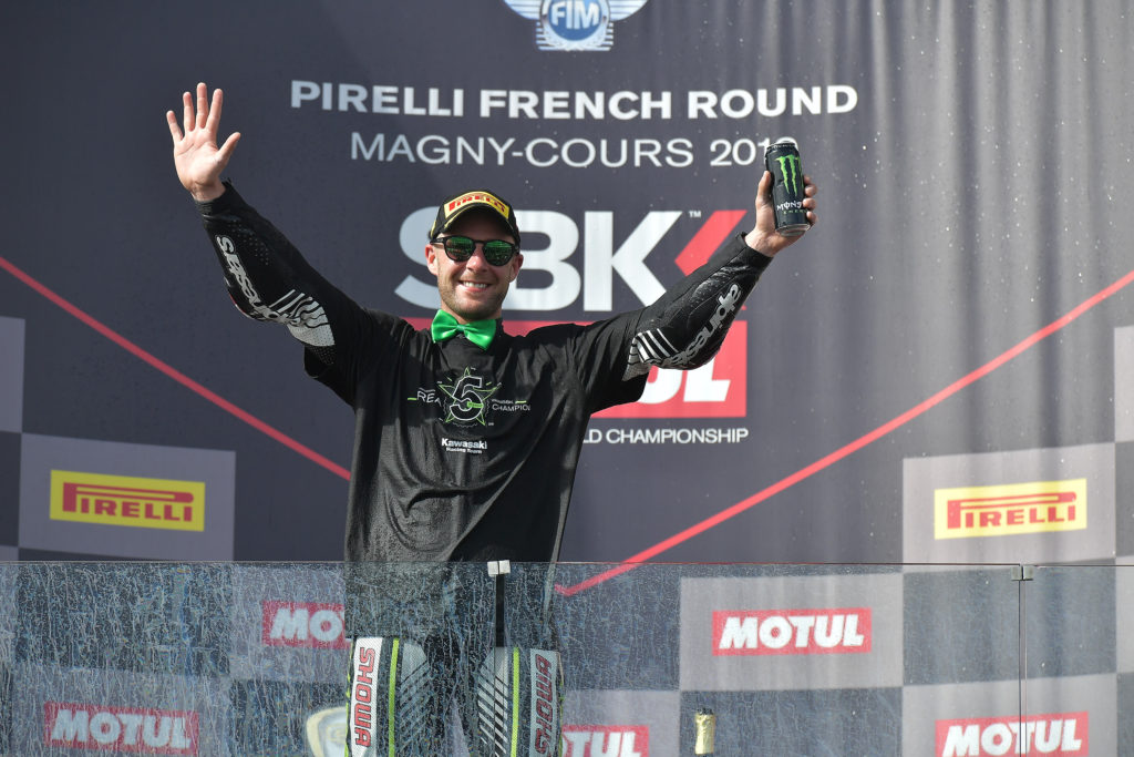 jonathan-rea-e-campione-del-mondo-fim-superbike-per-il-quinto-anno-consecutivo-mentre-manuel-gonzalez-e-iridato-nel-worldssp300-soddisfazione-in-casa-pirelli-per-i-pneumatici-di-gamma-in-misura-maggi