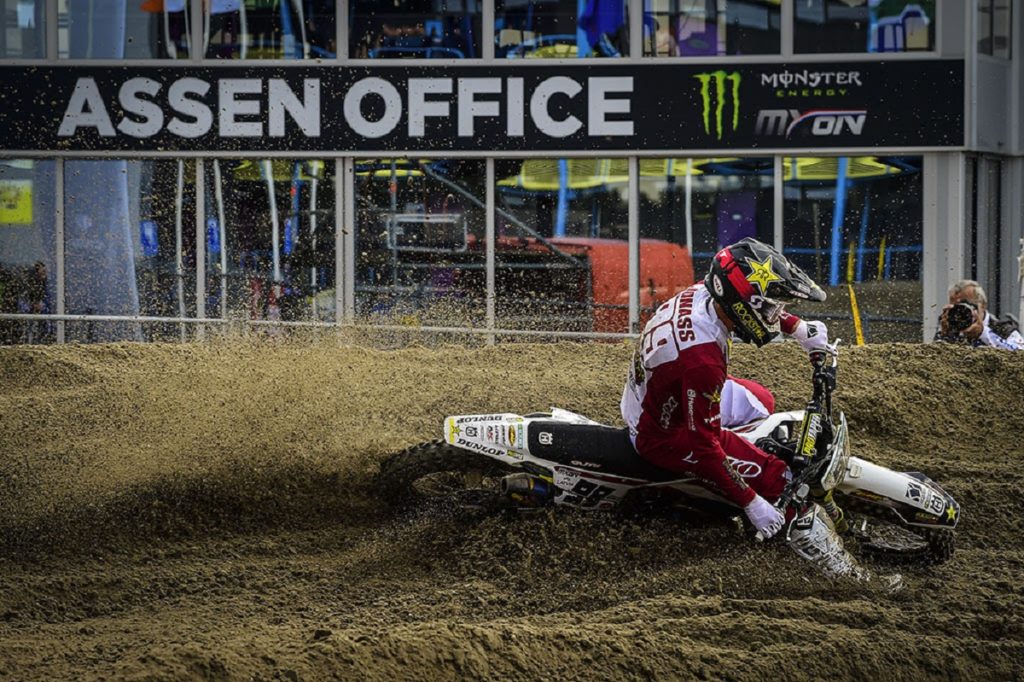 pneumatici-dunlop-scelti-da-molti-vincitori-del-mxon