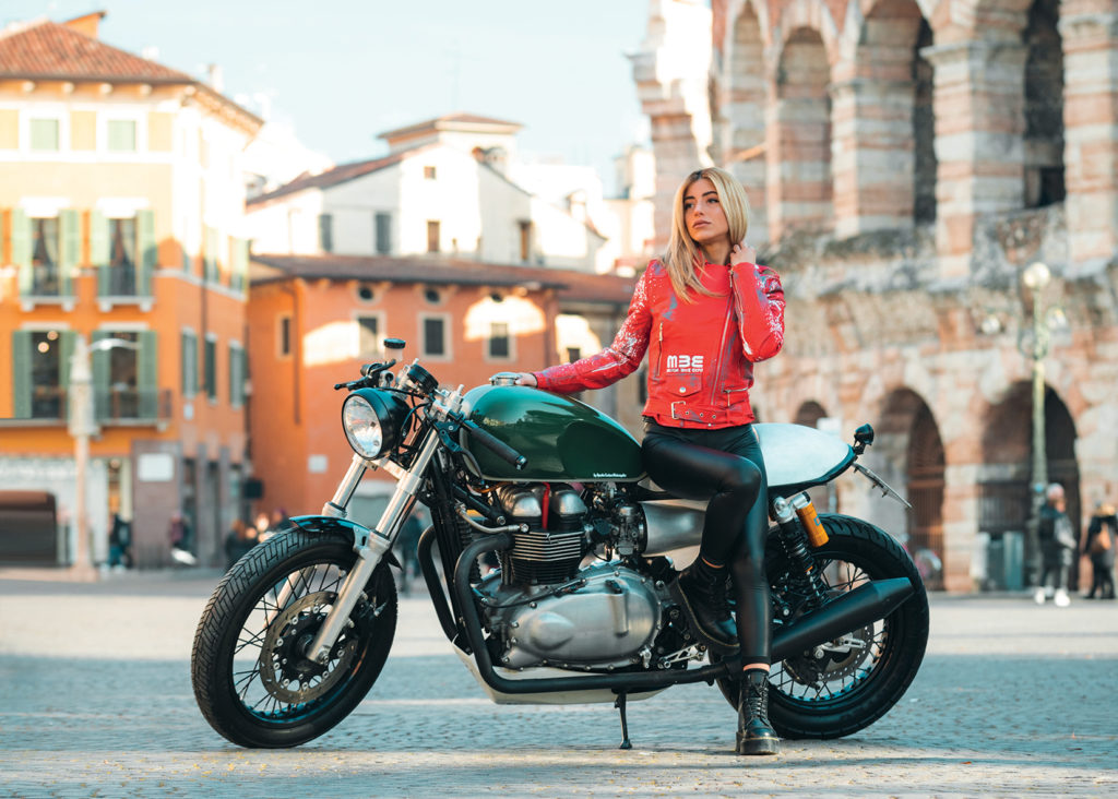 motor-bike-expo-verona-casco-rosso