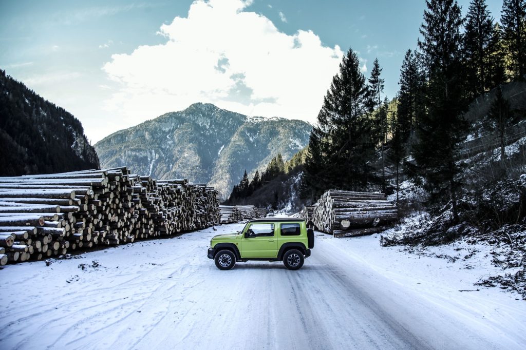 suzuki-4x4-hybrid-vertical-winter-tour-2020