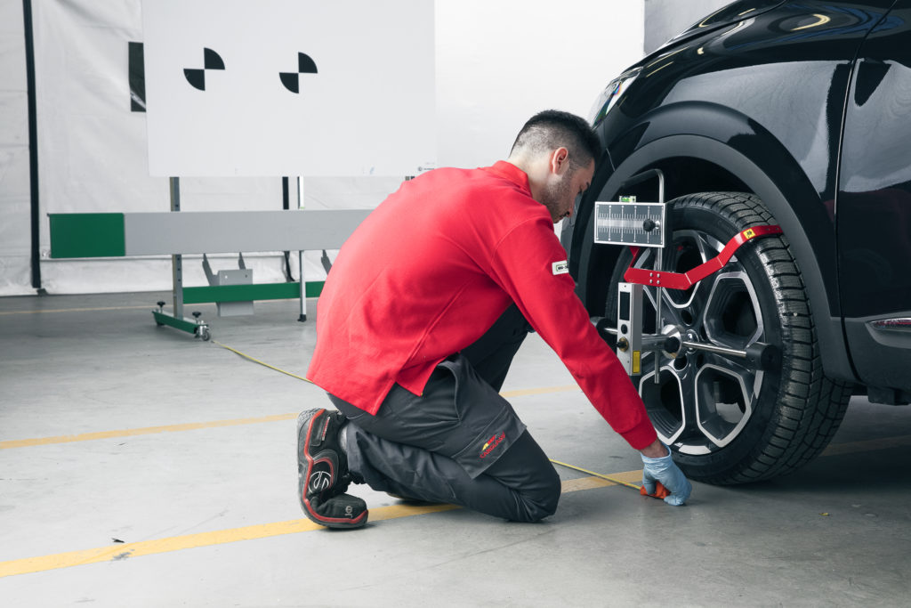 carglass-corretta-ricalibratura-parabrezza-tecnici-telecamere-adas