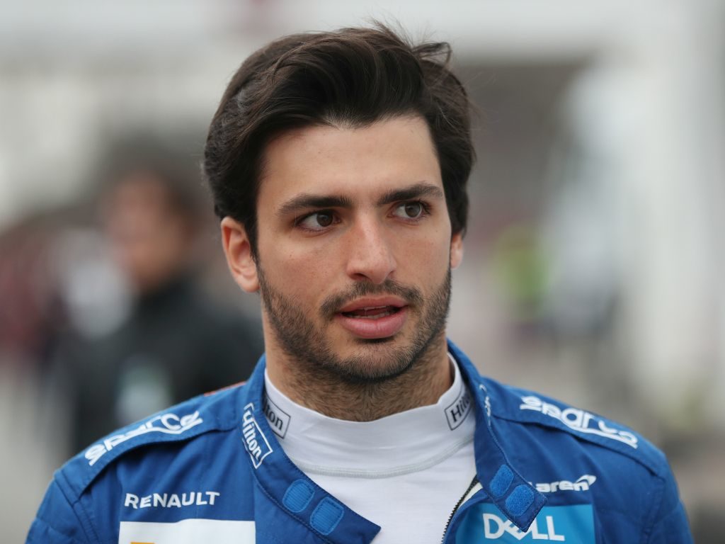 carlos-sainz-ufficiale-ferrari-formula-1-f1-stagioni-2021-e-2022