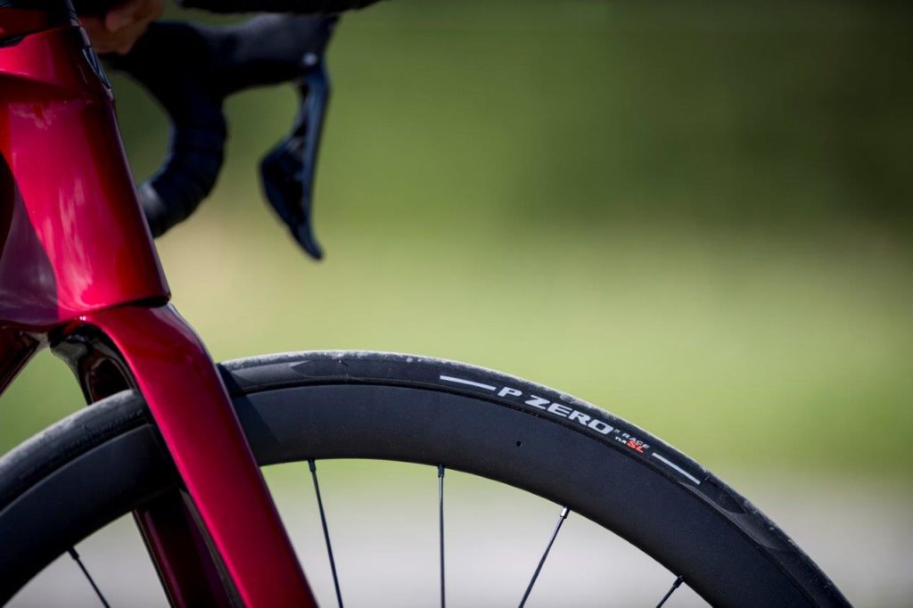 pirelli-p-zero-race-tlr-sl-pneumatici-tubeless-bici-strada-world-tour