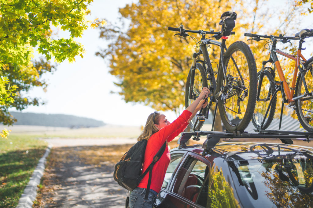 accessori-auto-i-must-have-per-lestate-dalle-ballerine-pieghevoli-al-portabici