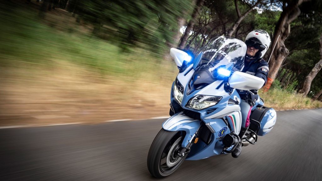 yamaha-fjr1300ae-diventa-la-nuova-moto-della-polizia-di-stato