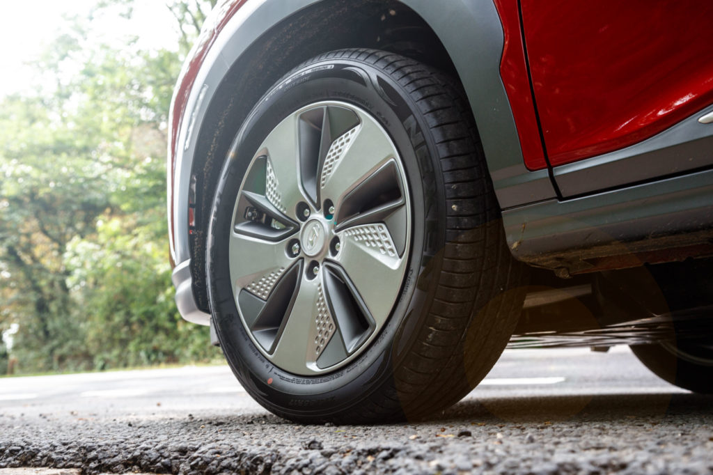 nexen-nfera-su1-gomma-le-tre-hyundai-kona-electric-del-record-di-autonomia