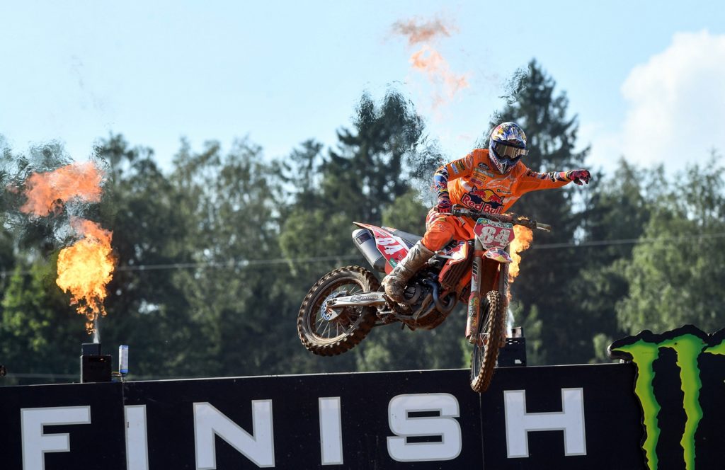pirelli-scorpion-mx-soft-al-top-nel-gran-premio-motocross-di-kegums