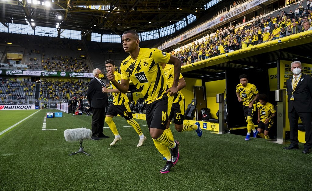 hankook-e-il-borussia-dortmund-danno-il-calcio-di-inizio-alla-loro-12-stagione-insieme