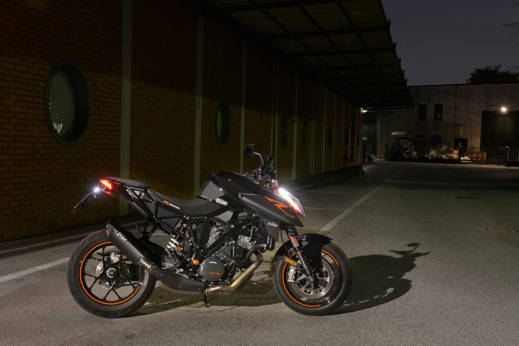 scarichi-ktm-super-duke-1290-x-black-ovale-x-gp-carbon-cap-exan