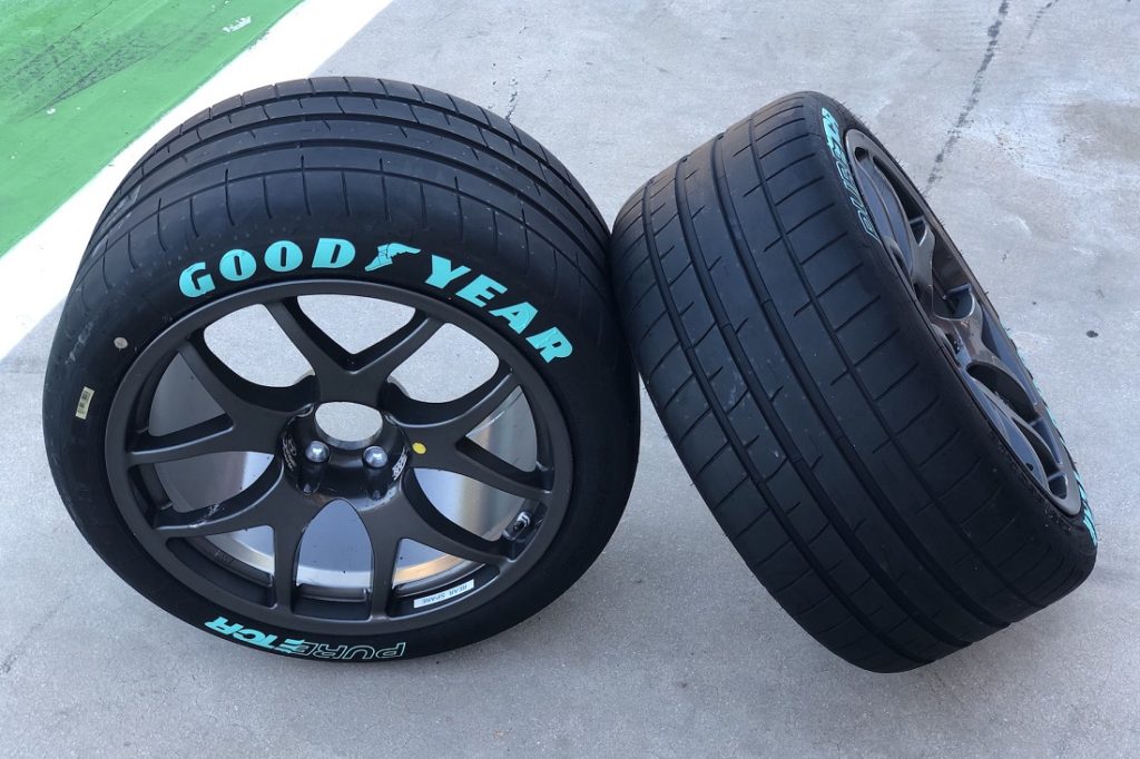 goodyear-svela-lesclusivo-pneumatico-eagle-f1-supersport-per-la-serie-pure-etcr