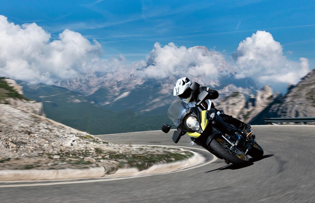 suzuki-svela-v-strom-650-e-650-xt-my2021