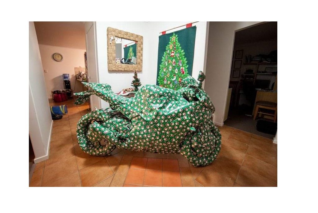 idee-regalo-natale-2020-motociclista-moto-wheelup