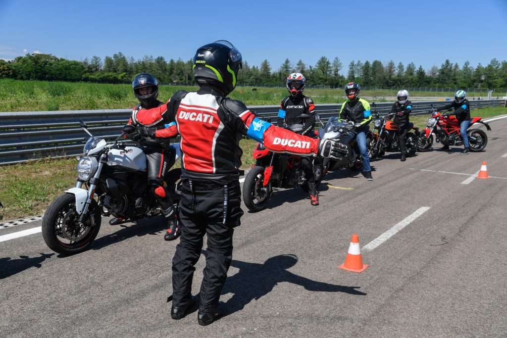 ducati-riding-academy-2021-dre-aperte-le-iscrizioni-ai-corsi