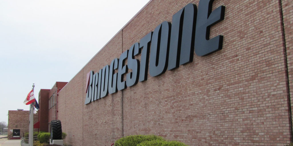 vaccino-covid-19-bridgestone-americas-100-dollari-dipendente-vaccina