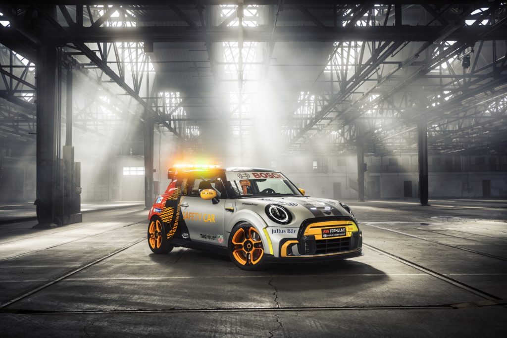 mini-electric-pacesetter-safety-car-formula-e-john-cooper-works