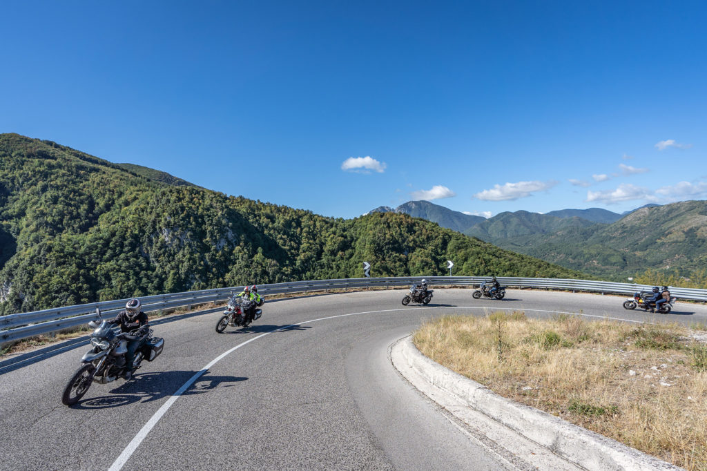 moto-guzzi-experience-2021-iscrizioni-dolomiti-toscana-sardegna-balcani
