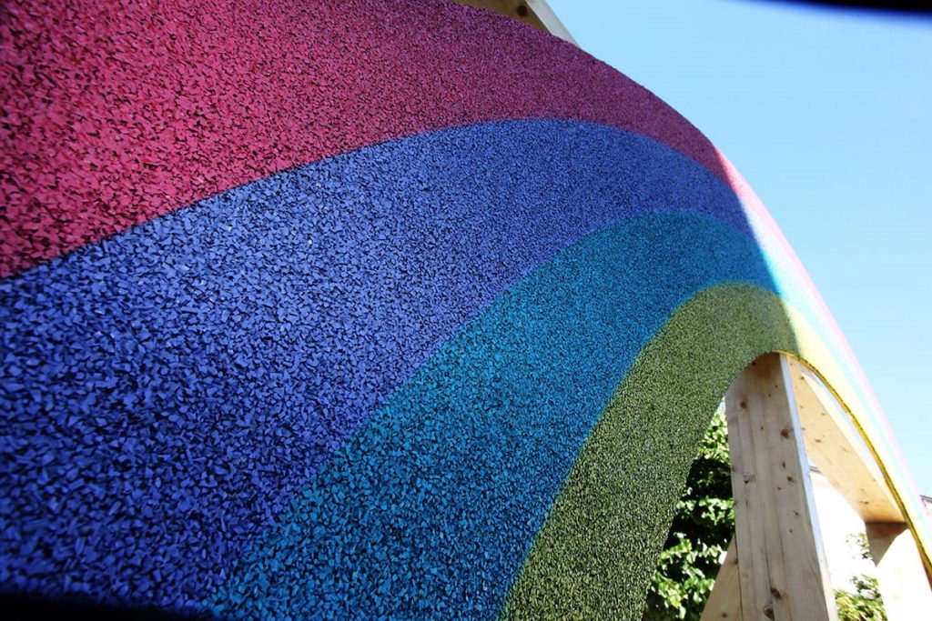 la-gomma-riciclata-il-nuovo-materiale-green-per-il-design-e-larchitettura-delle-nostre-citta