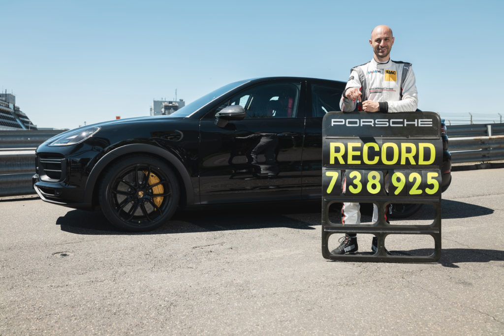 porsche-cayenne-record-nurburgring-nordschleife-pirelli-p-zero-corsa