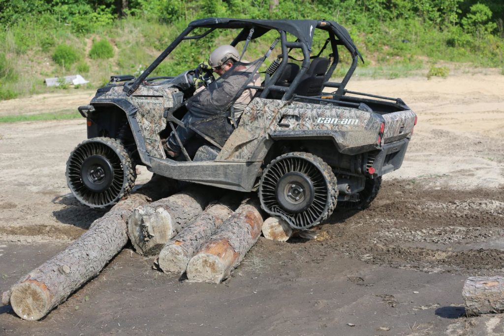 michelin-tweel-esercito-stati-uniti-usa-pneumatici-airless-senza-aria