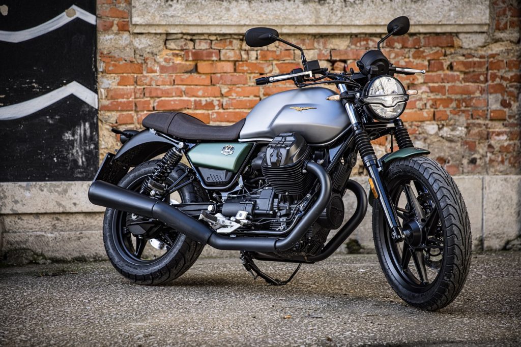 moto-guzzi-v7-e-la-piu-venduta-in-italia-nelle-cilindrate-over-700-cc
